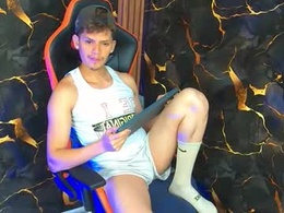 Most Recent Photo of davilap_toyboy