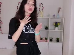 Most Recent Photo of eleonoraa_sun