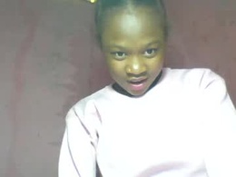 Most Recent Photo of elinahhot1