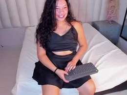 Most Recent Photo of ella_evans_