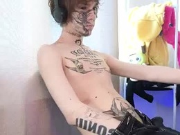 Most Recent Photo of em0_h0rny