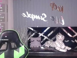 Most Recent Photo of emily_cooper_t