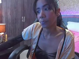 Most Recent Photo of emma_stefania