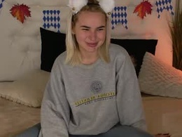 Most Recent Photo of emmilive