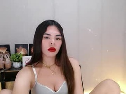 Most Recent Photo of enchantress_mia03