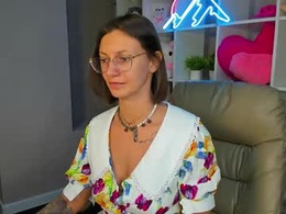 Most Recent Photo of esther_lewiss