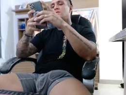 Most Recent Photo of exotic_dude