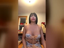 Most Recent Photo of genesisdiz