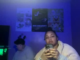 Most Recent Photo of girlswholikegirls24