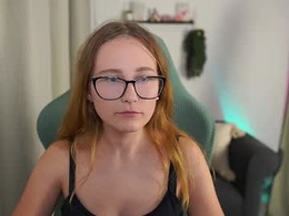 Most Recent Photo of glossy_babe_