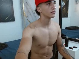 Most Recent Photo of goldendesirex_