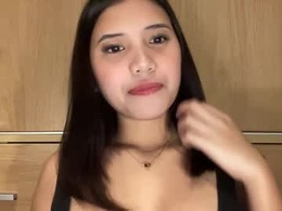 Most Recent Photo of gorgeous_lyn1