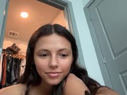 Most Recent Photo of greasybangs