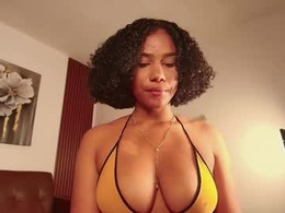 Most Recent Photo of hilaryebony_