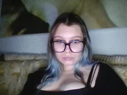 Most Recent Photo of honeyevelyn_
