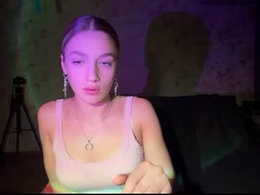 Most Recent Photo of honeylune_