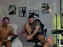 Most Recent Photo of horny_roomies69