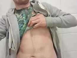 Most Recent Photo of hornybicouple378