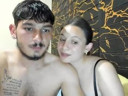 Most Recent Photo of hotcoupleee_