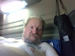 Most Recent Photo of hotdad10