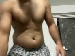 Most Recent Photo of hottoy85