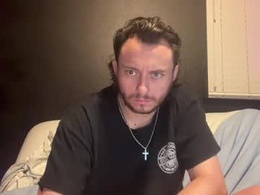 Most Recent Photo of hungandcloudy