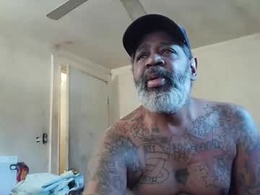 Most Recent Photo of hungdick912