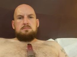 Most Recent Photo of hunghorny2630