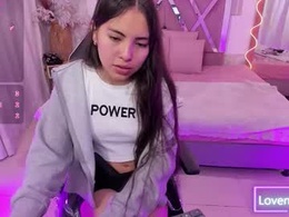 Most Recent Photo of isabela_tay