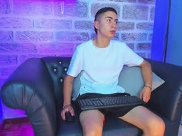 Most Recent Photo of izael18