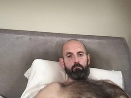 Most Recent Photo of izzysboytoy1