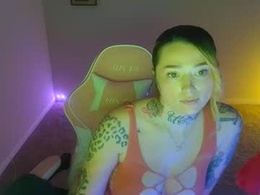 Most Recent Photo of karmathevixen0304