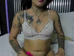 Most Recent Photo of katt_diamond