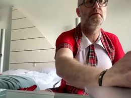 Most Recent Photo of kinkybouts