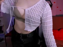 Most Recent Photo of kira_kisses_