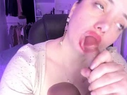 Most Recent Photo of kittywantslove23