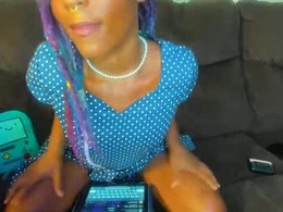 Most Recent Photo of lady_aiyla