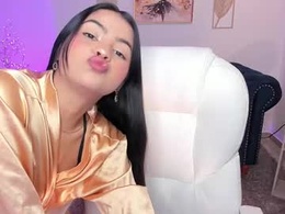 Most Recent Photo of layla_breezee_