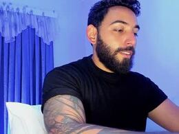 Most Recent Photo of leo_thewolf