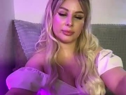 Most Recent Photo of lili_bigtits