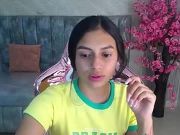 Most Recent Photo of lilith_petit_sub