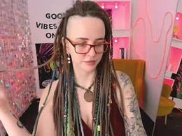 Most Recent Photo of lisafoxy_y
