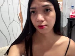 Most Recent Photo of litl_tits