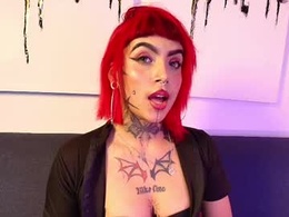 Most Recent Photo of looky_reddiamond