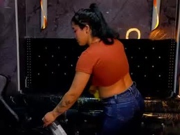 Most Recent Photo of lore18_b