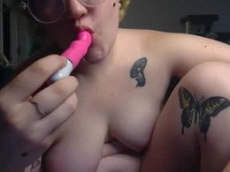 Most Recent Photo of luckylesbians