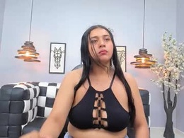 Most Recent Photo of lunaa_abril