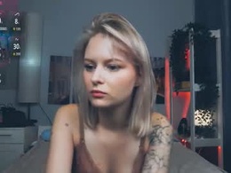 Most Recent Photo of lunaluxyx