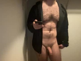 Most Recent Photo of luv2bnaked23