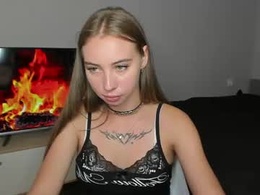 Most Recent Photo of luv_v